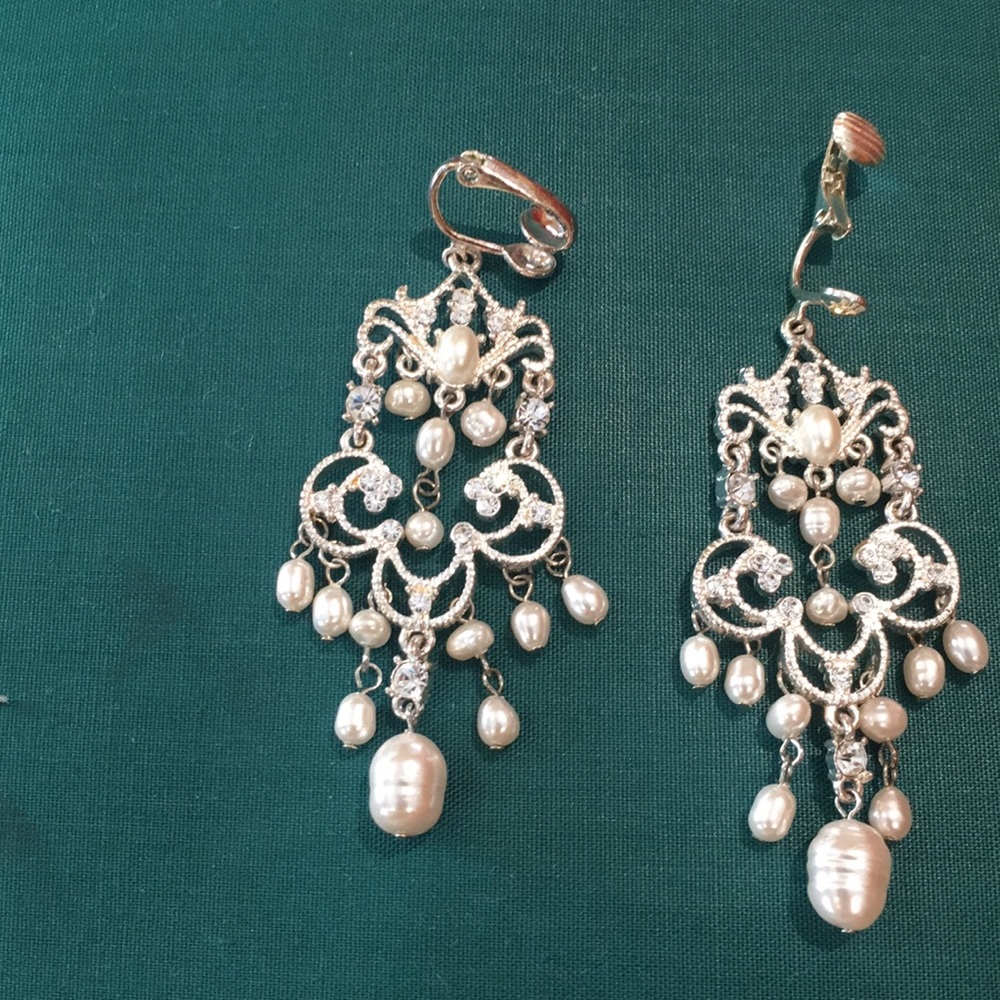 UPSCALE FASHION JEWELRY